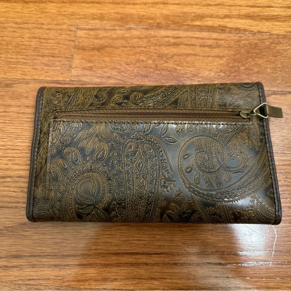 Relic Paisley Embossed Wallet - Brown